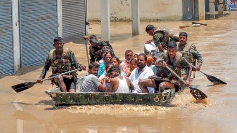 Indian Army personnel rescue people stuck in Patiala.