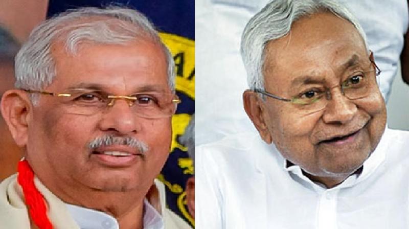 Rajendra Vishwanath Arlekar and Nitish Kumarl