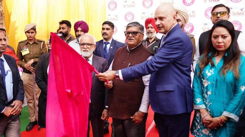 Governor Kataria flags off Cancer awareness mobile vans.