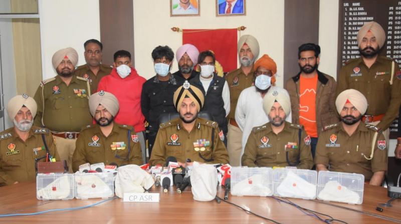9 arrested including Baba for drug smuggling in the name of Dargah.