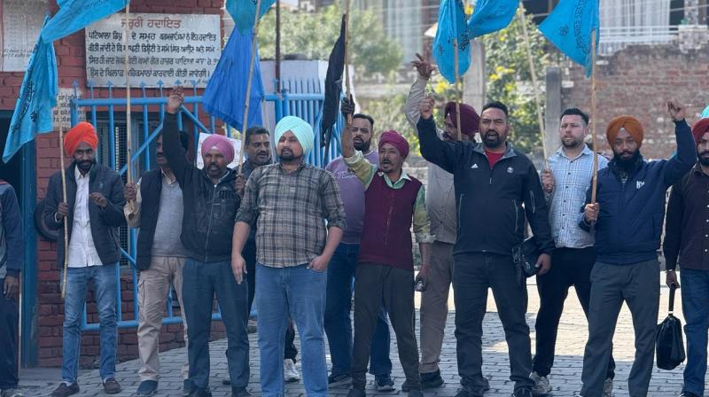 ਪੰਜਾਬ ਰੋਡਵੇਜ਼/ਪਨਬਸ/ਪੀ.ਆਰ.ਟੀ.ਸੀ ਕੰਟਰੈਕਟ ਵਰਕਰਜ ਯੂਨੀਅਨ