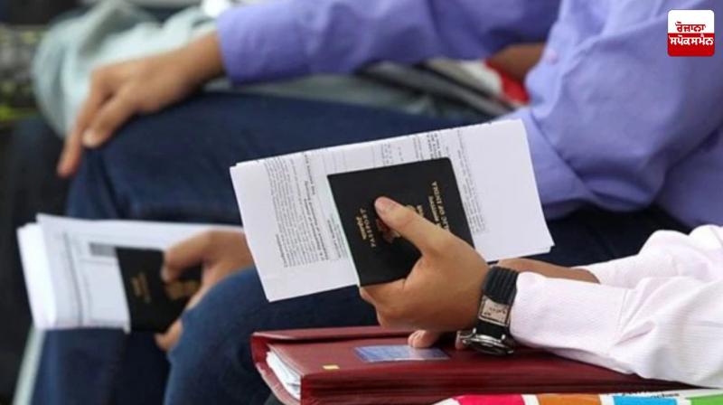 There has been a 25% decrease in the number of Indian students going abroad Latest News in Punjabi 