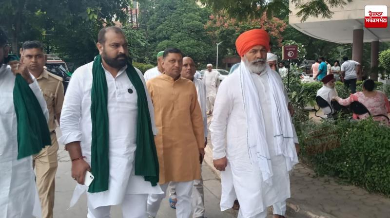 Farmer Leader Rakesh Tikait, Who Reached Mohali, Attacked the Central Government Latest News in Punjabi 