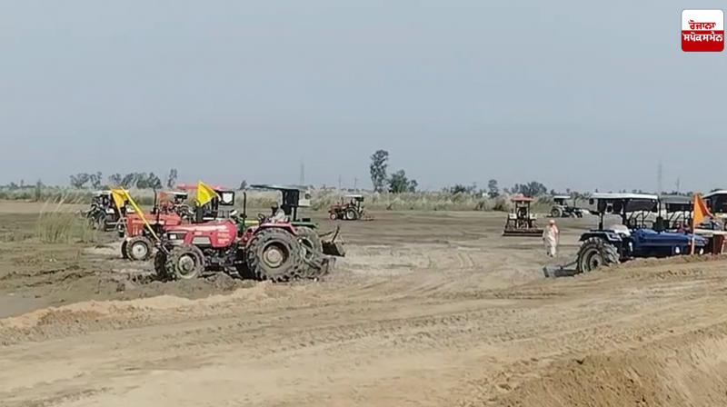Hundreds of Tractors Landed on the Ground to Strengthen the Dam in Kapurthala Latest News in Punjabi 