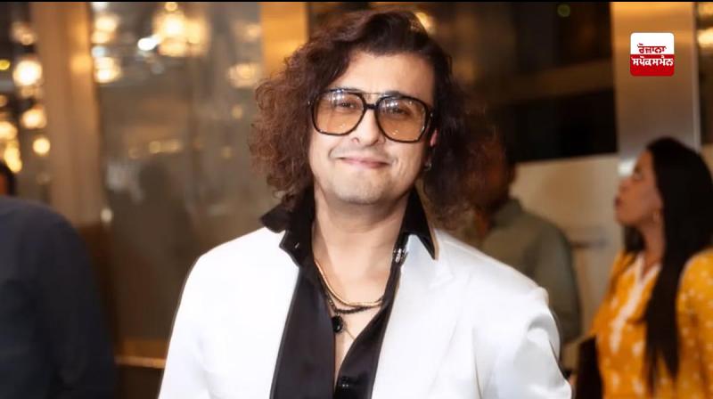 Sonu Nigam warns fans about fake social media accounts