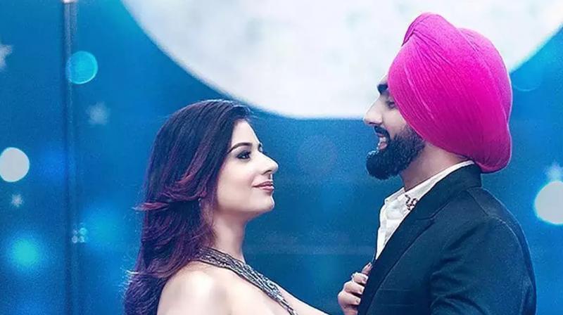 Chann Sitare (Oye Makhna) Romantic Song Released 