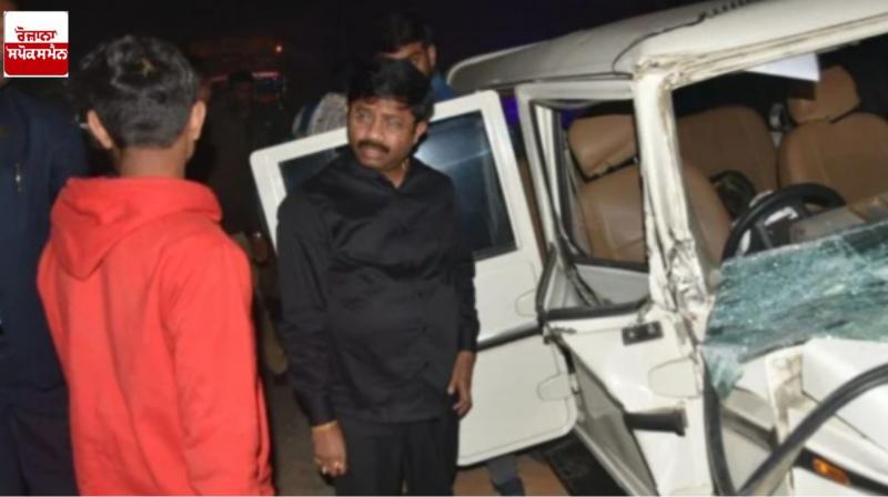 ਯੋਗੀ ਕੈਬਨਿਟ ਮੰਤਰੀ ਨੰਦ ​​ਗੁਪਤਾ ਦੇ ਕਾਫਲੇ ਦੀ ਗੱਡੀ ਟਰੈਕਟਰ ਨਾਲ ਟਕਰਾਈ