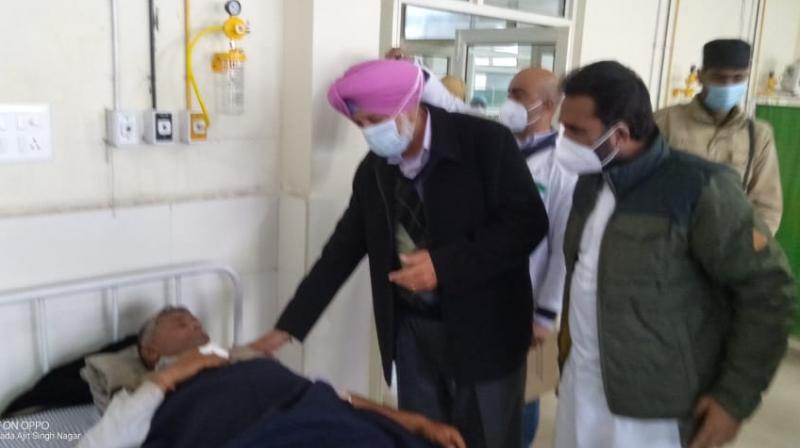 Balbir Sidhu meets injured farmers in Civil Hospital, Mohali