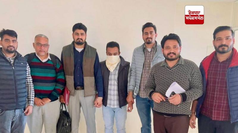 20,000 ਰੁਪਏ ਰਿਸ਼ਵਤ ਲੈਂਦਾ ਪੰਚਾਇਤ ਸਕੱਤਰ ਵਿਜੀਲੈਂਸ ਬਿਊਰੋ ਵੱਲੋਂ ਕਾਬੂ