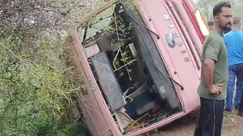 Haryana News: Haryana Roadways bus overturns bus, more than 40 school children injured