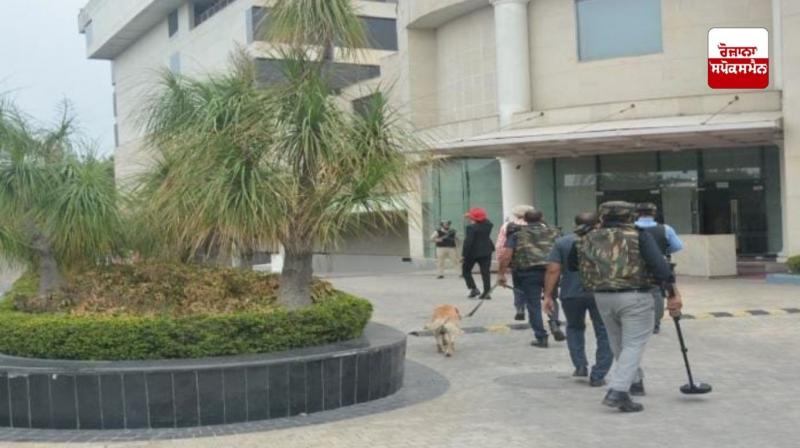  ਚੰਡੀਗੜ੍ਹ ਪੁਲਿਸ ਨੇ ਅੱਤਵਾਦੀ ਹਮਲੇ ਨੂੰ ਧਿਆਨ ’ਚ ਰੱਖਦੇ ਹੋਏ ਚੰਡੀਗੜ੍ਹ ਵਿਖੇ ਕੀਤੀ ਮੌਕ ਡ੍ਰਿਲ 