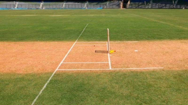 Indian cricketer a heart attack on cricket ground