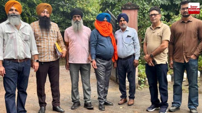 Punjab Roadways Superintendent caught red-handed taking bribe of Rs 40,000