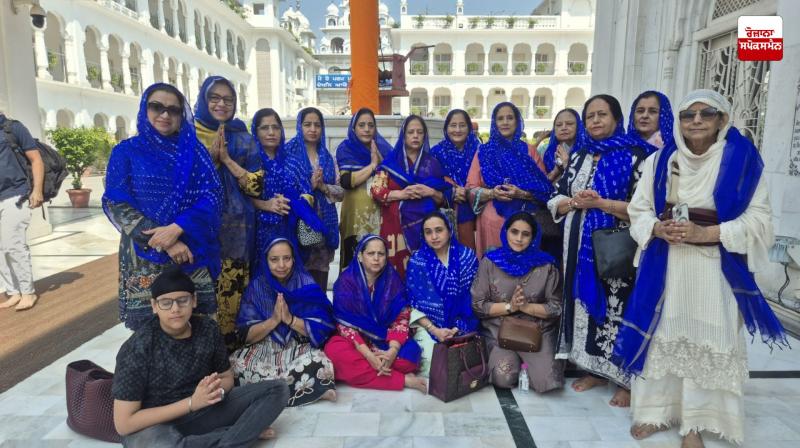 With the efforts of Gurvinder Singh Bawa, a group of women from Mumbai paid obeisance at Takht Patna Sahib