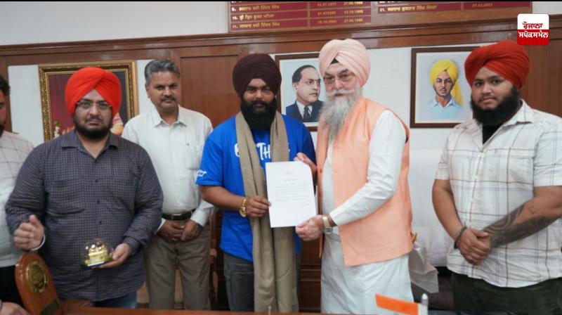 Speaker Kultar Singh Sandhwan honours International Power Slap winner Jujhar Singh