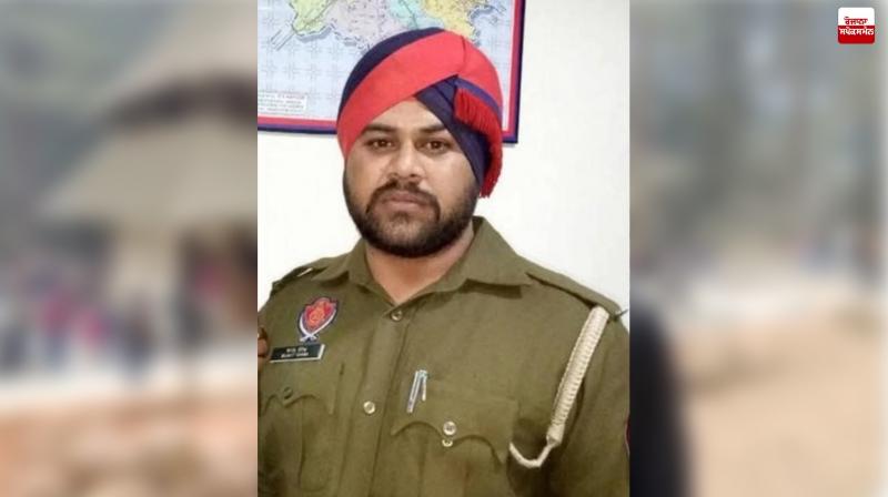 Policeman dies in accident