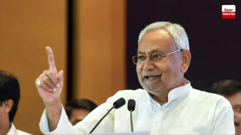 Nitish Kumar reviews arrangements for 'Prakash Purab' celebrations in Patna