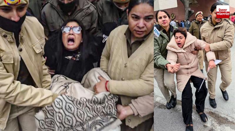 Trinamool Congress MPs protest outside the Union Home Ministry office