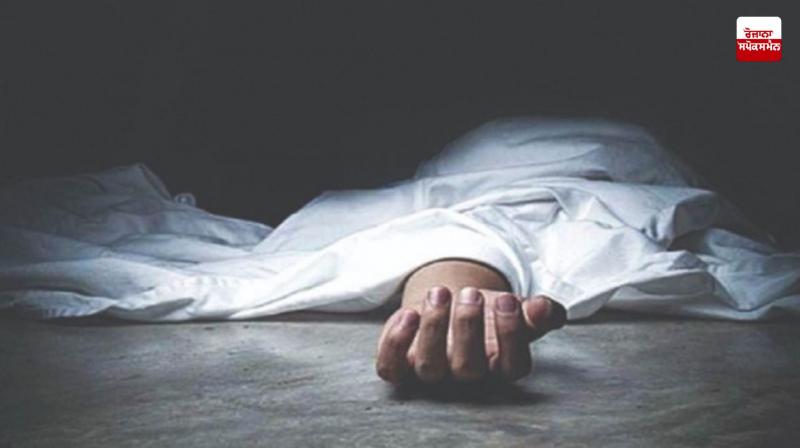 An elderly man returning from giving Lohri to his daughters was bitten by dogs