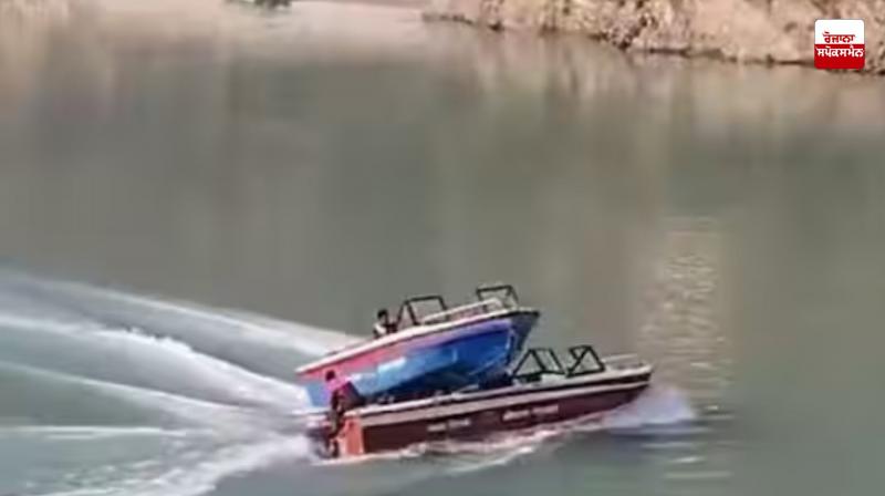 Two boats collide in Alaknanda river near Dhari Devi in ​​Uttarakhand