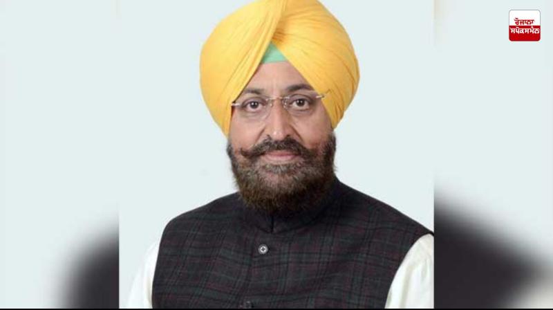 Pratap Bajwa demands release of audit report, meets Governor