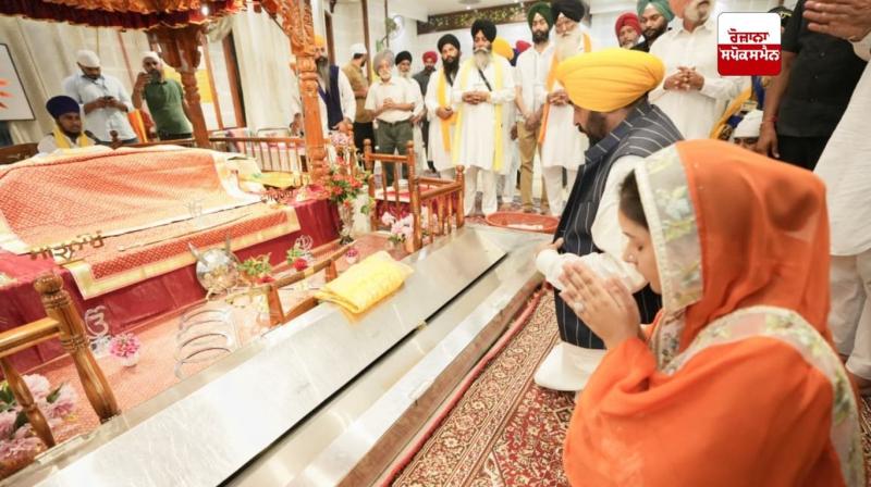 ਮੁੱਖ ਮੰਤਰੀ ਨੇ ਟਿੱਲਾ ਬਾਬਾ ਸ਼ੇਖ ਫ਼ਰੀਦ ਵਿਖੇ ਮੱਥਾ ਟੇਕਿਆ