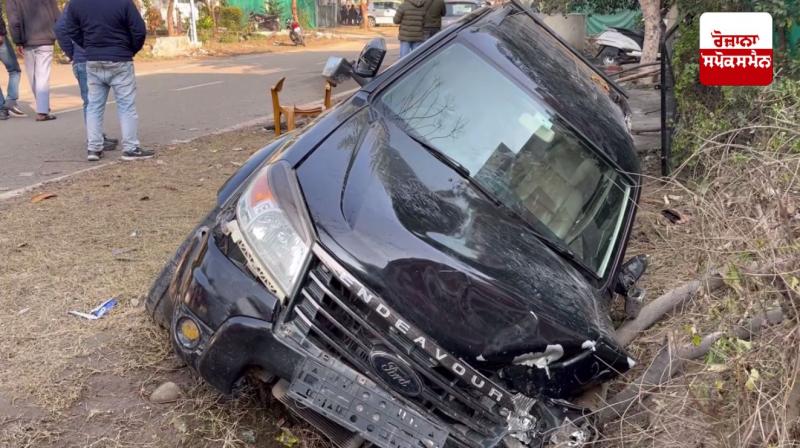 ਹਾਦਸੇ ਦੌਰਾਨ ਨੁਕਸਾਨੀ ਗਈ ਗੱਡੀ 