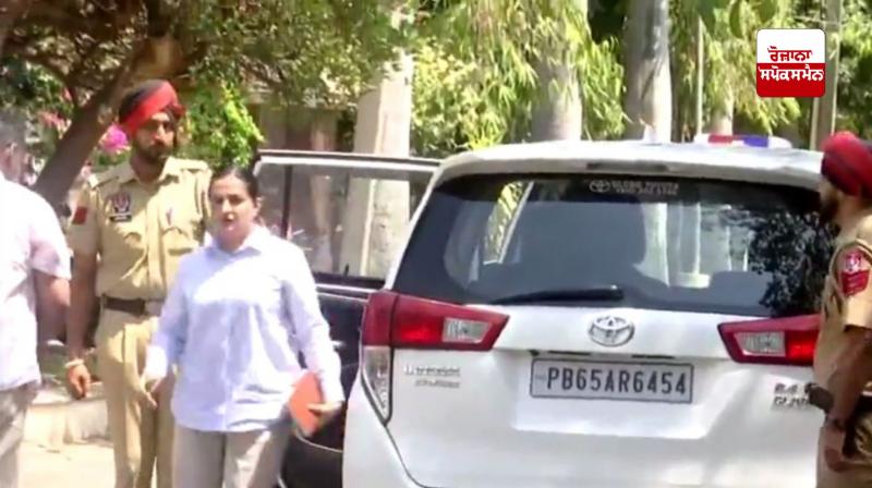 ਕਾਊਂਟਰ ਇੰਟੈਲੀਜੈਂਸ, ਪੰਜਾਬ ਪੁਲਿਸ ਦੀ ਇੱਕ ਟੀਮ ਕਾਂਗਰਸੀ ਨੇਤਾ ਪ੍ਰਤਾਪ ਬਾਜਵਾ ਦੇ ਘਰ ਪਹੁੰਚੀ