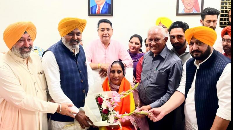  ਪ੍ਰੋ. ਜਸਵੀਰ ਕੌਰ ਸ਼ੇਰਗਿੱਲ ਨੇ ਮਾਰਕੀਟ ਕਮੇਟੀ ਦਿੜ੍ਹਬਾ ਦੇ ਚੇਅਰਪਰਸਨ ਵਜੋ ਅਹੁਦਾ ਸੰਭਾਲਿਆ