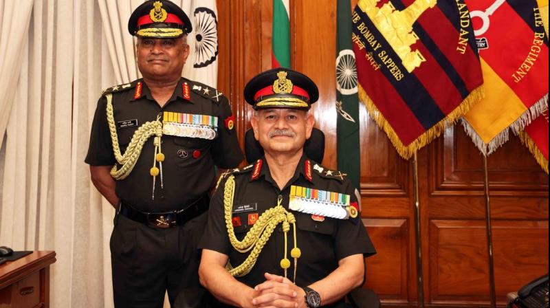 ਜਨਰਲ ਉਪੇਂਦਰ ਦਿਵੇਦੀ ਅਹੁਦਾ ਸੰਭਾਲਦੇ ਹੋਏ 