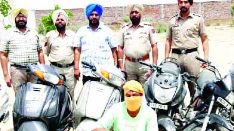 Theives arrested with motorcycles and scooters