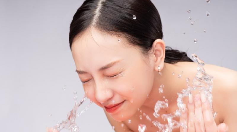  Wash your face with cold water Beauty tips