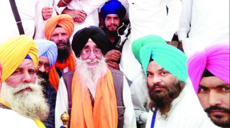 Leaders of honoring Simranjit Singh Mann