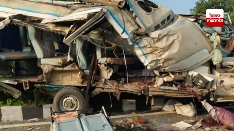 Terrible road accident in Shivpuri, Gujarat