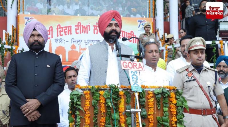 Cabinet Minister Laljit Singh Bhullar hoisted the national flag in Mansa on the occasion of 79th Independence Day.