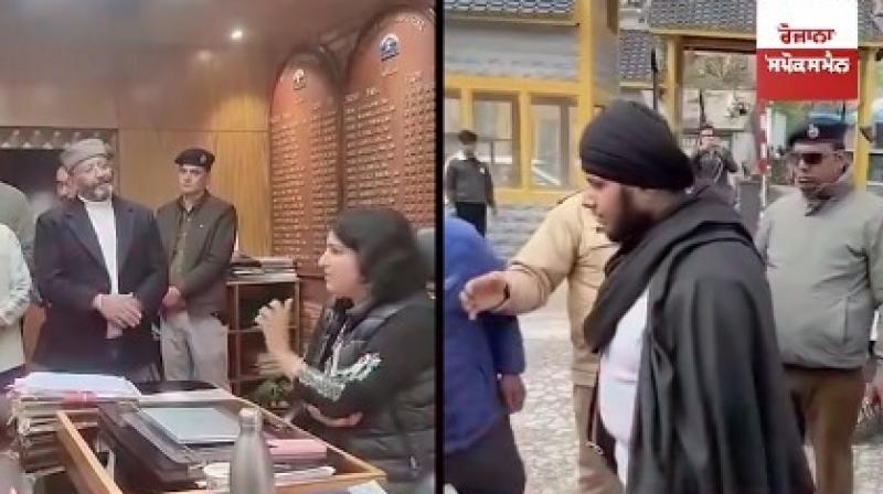 DC Torul S. Ravish reprimands Aman Sood for removing flags in Himachal Latest News in Punjabi 