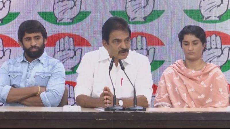 Vinesh Phogat-Bajrang Punia joins Congress