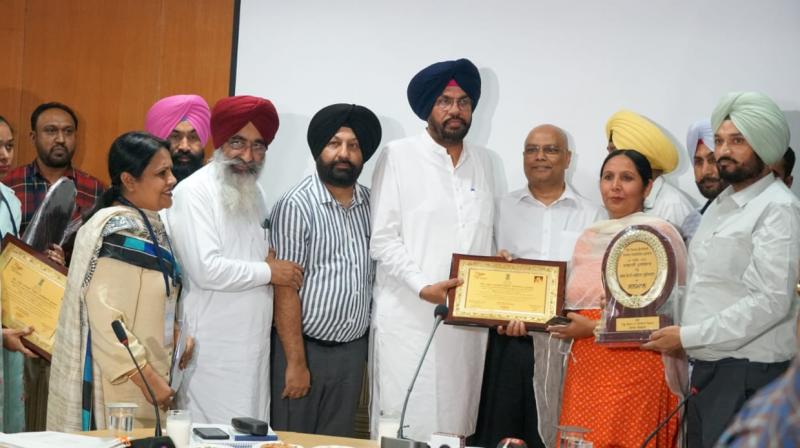  Kuldeep Dhaliwal honours 13 National Awards winning Panchayati Raj Institutions of the state