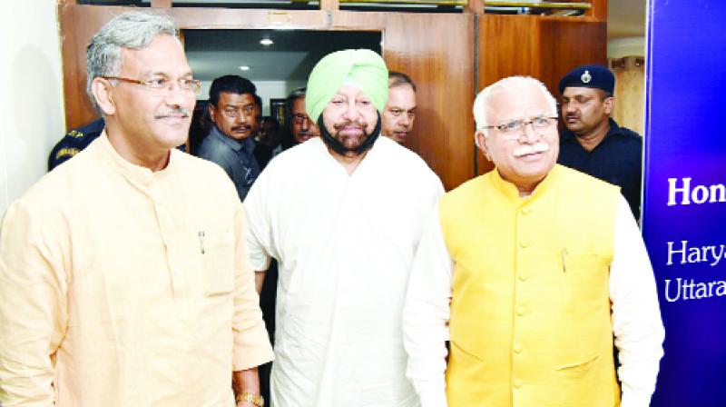  Capt. Amarinder Singh With Haryana CM Manohar Lal Khattar and CM of Uttarakhand TS Rawat 
