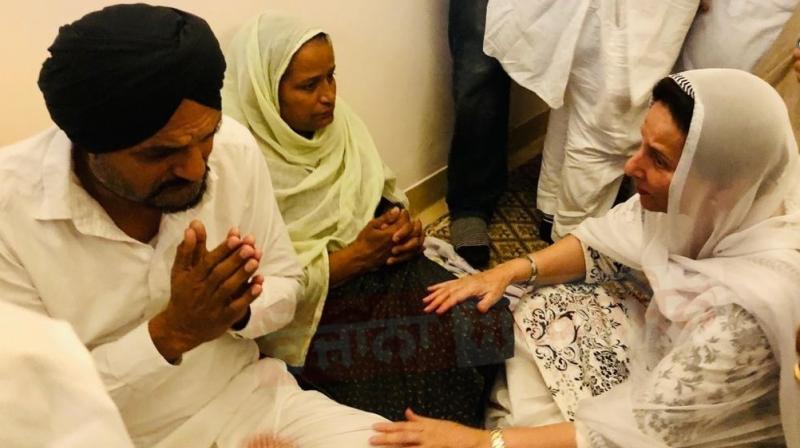 MP Preneet Kaur with late Sidhu Musewala's family