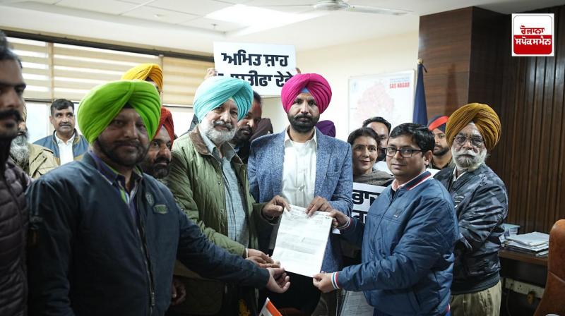 ਰਾਜਾ ਵੜਿੰਗ ਨੇ ਗ੍ਰਹਿ ਮੰਤਰੀ ਦੇ ਅਸਤੀਫ਼ੇ ਲਈ ਮੋਹਾਲੀ ਡੀਸੀ ਨੂੰ ਮੰਗ ਪੱਤਰ ਸੌਂਪਿਆ