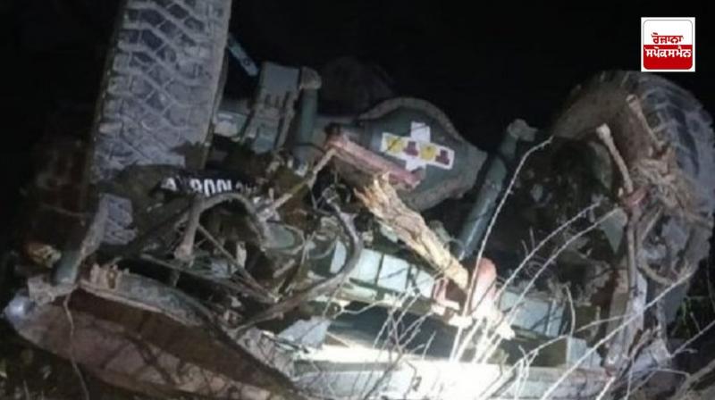 ਹਾਦਸੇ ਦੌਰਾਨ ਨੁਕਸਾਨਿਆ ਗਿਆ ਫੌਜ ਦਾ ਵਾਹਨ 