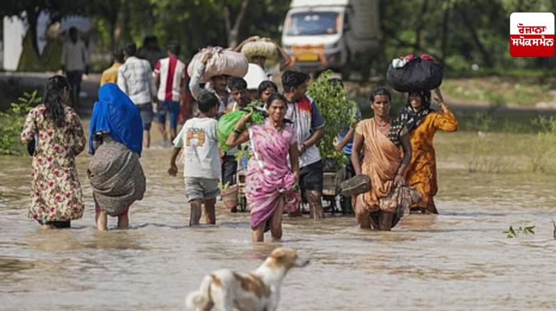 Yamuna water level above 207 meters, water entered nearby areas