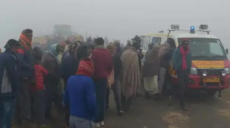 A car full of brides fell into the canal, 2 died