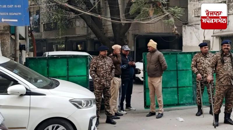 ED conducts raids in 10 states including Delhi and Uttar Pradesh