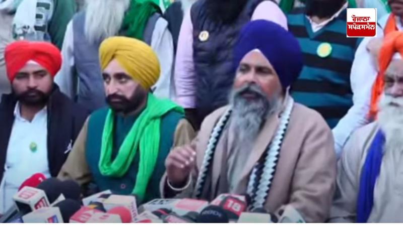 ਸਵਰਣ ਸਿੰਘ ਪੰਧੇਰ ਪੱਤਰਕਾਰਾਂ ਨਾਲ ਗੱਲਬਾਤ ਕਰਦੇ ਹੋਏ 