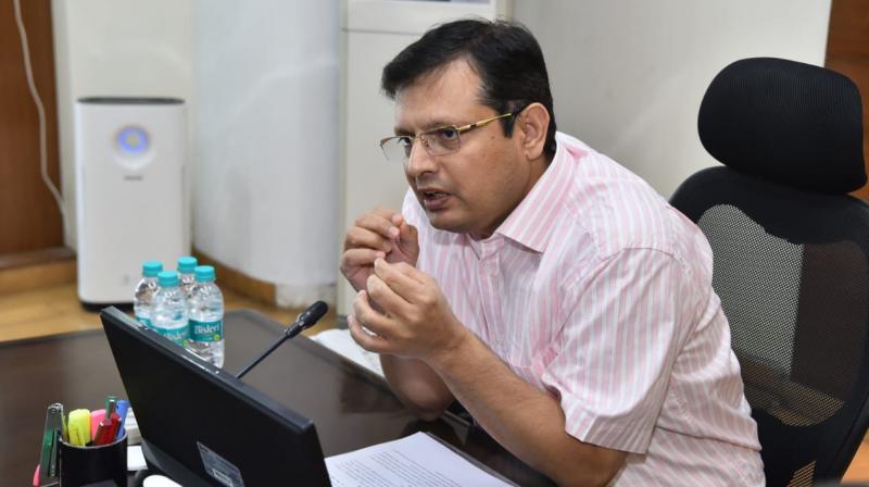 ਮੀਟਿੰਗ ਦੌਰਾਨ ਮੁੱਖ ਸਕੱਤਰ ਅਨੁਰਾਗ ਵਰਮਾ ਅਧਿਕਾਰੀਆਂ ਨੂੰ ਹਦਾਇਤਾਂ ਜਾਰੀ ਕਰਦੇ ਹੋਏ 