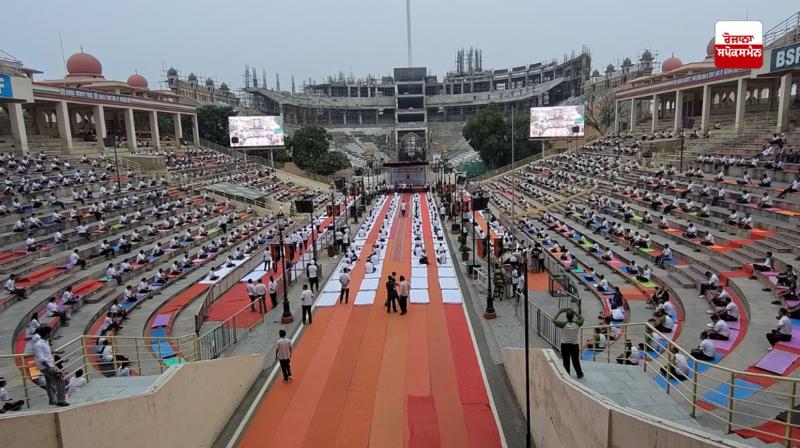 11th International Yoga Day celebrated at Attari border News in punjabi 