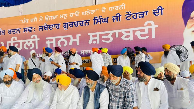 ਦਿੱਲੀ ਕਮੇਟੀ ਪ੍ਰਧਾਨ ਨੇ ਜਥੇਦਾਰ ਟੌਹੜਾ ਦੇ ਜਨਮ ਸ਼ਤਾਬਦੀ ਸਮਾਗਮ ਵਿਚ ਹਾਜ਼ਰੀ ਭਰਦੇ ਹੋਏ 