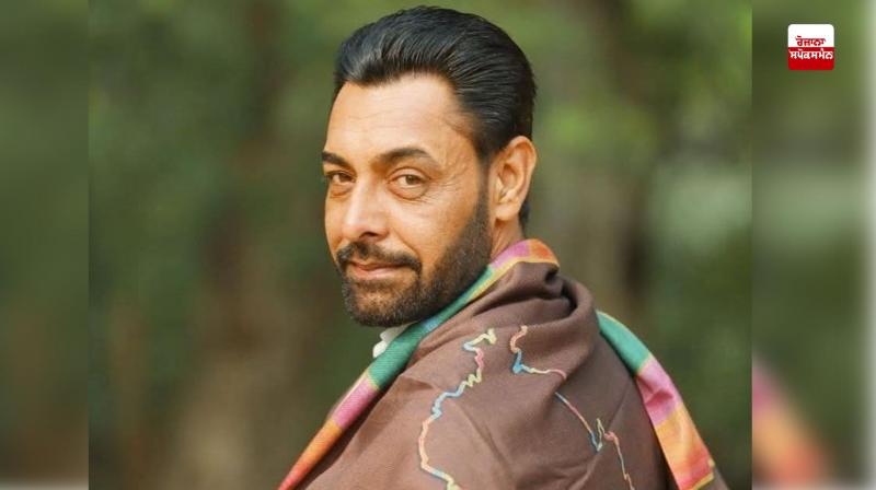 Punjabi lyricist's motorcycle hit by truck, dies